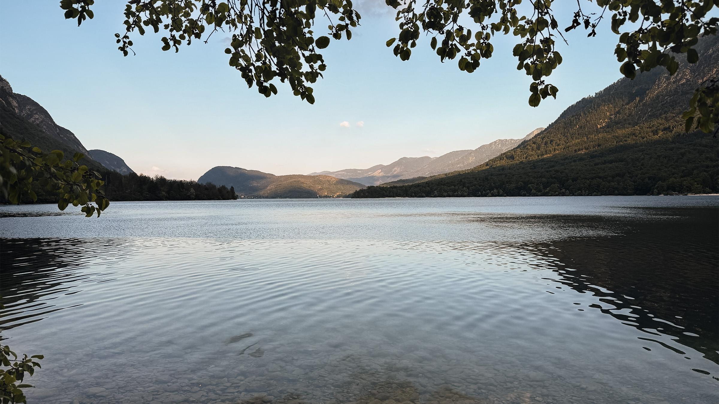 Bohinjsko jezero in Triglavski narodni park v bližini Alpskega SPA Chaleta v Ukancu.